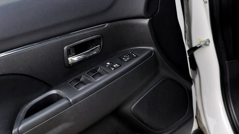 MITSUBISHI ASX -