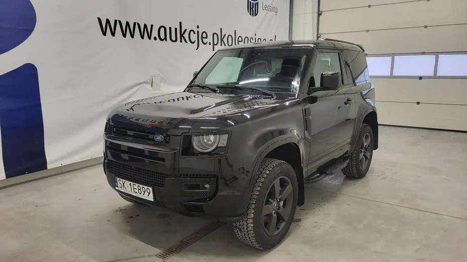 LAND ROVER Defender -