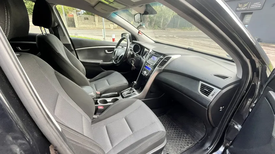 HYUNDAI i30 -