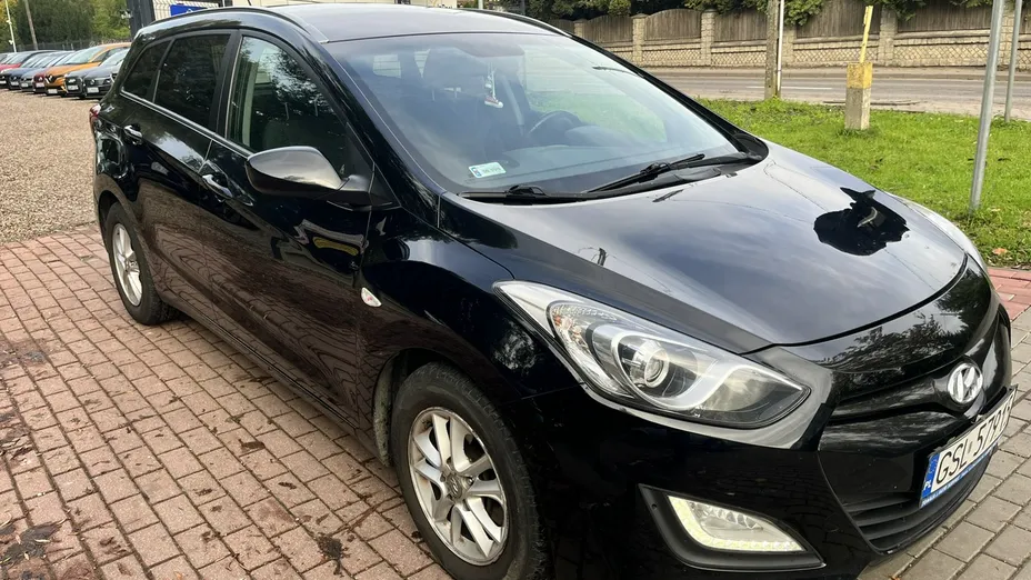 HYUNDAI i30 -