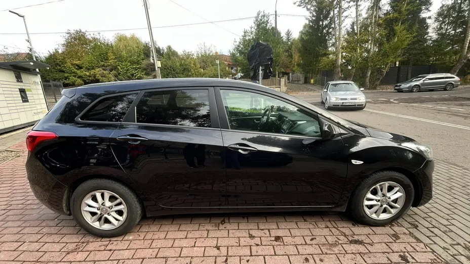 HYUNDAI i30 -