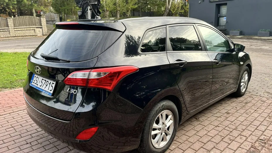 HYUNDAI i30 -
