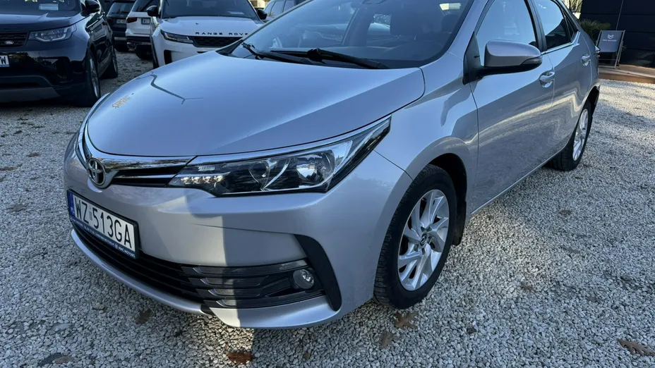 TOYOTA Corolla -
