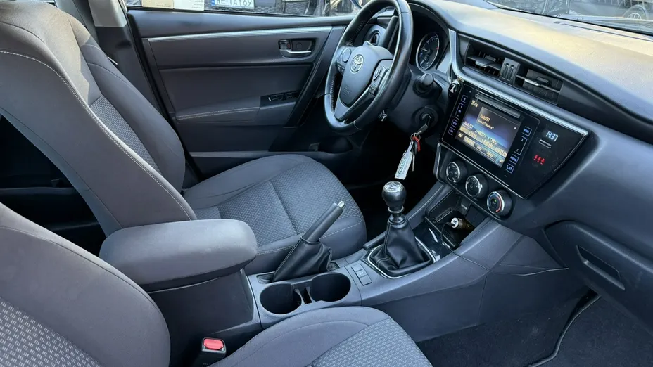 TOYOTA Corolla -