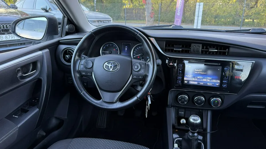 TOYOTA Corolla -