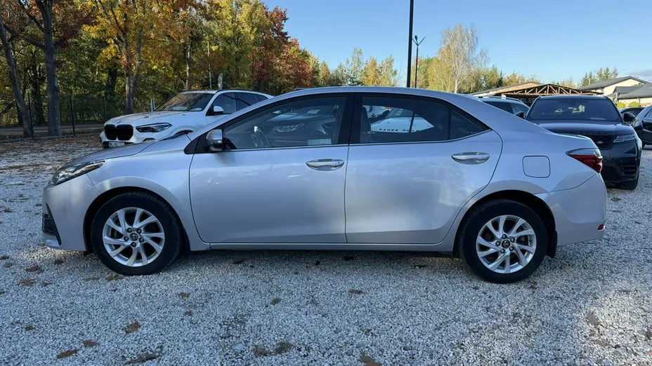 TOYOTA Corolla -