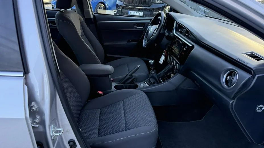 TOYOTA Corolla -