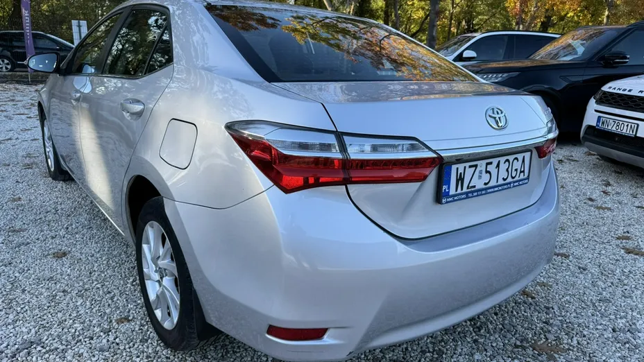TOYOTA Corolla -
