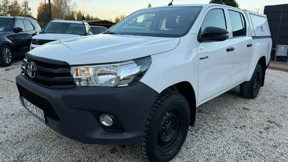 TOYOTA HiLux -