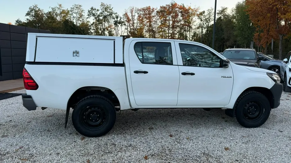 TOYOTA HiLux -