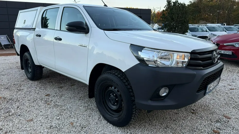 TOYOTA HiLux -