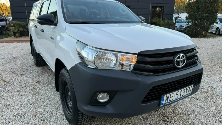 TOYOTA HiLux -