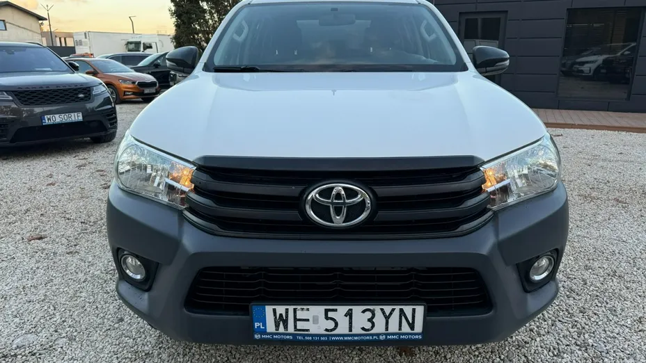 TOYOTA HiLux -