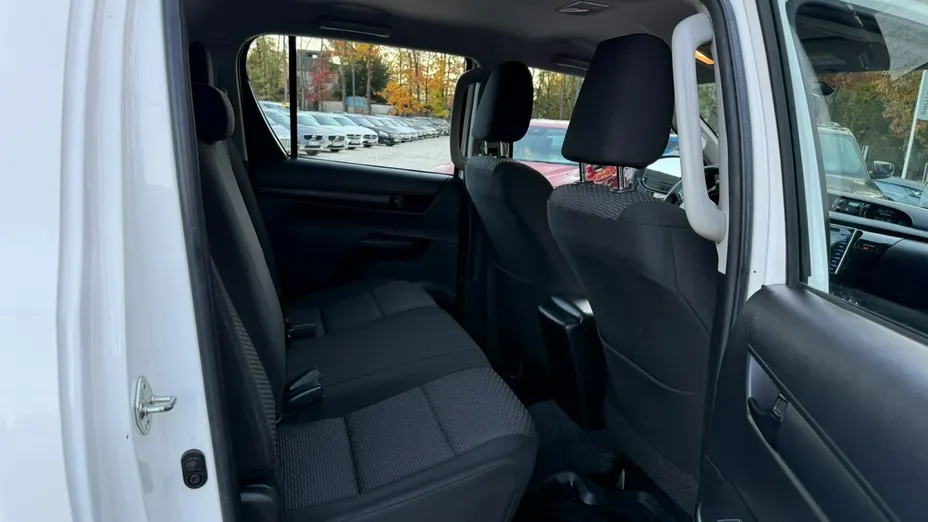 TOYOTA HiLux -