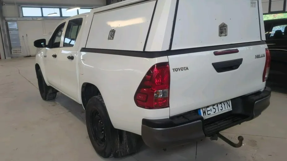 TOYOTA HiLux -