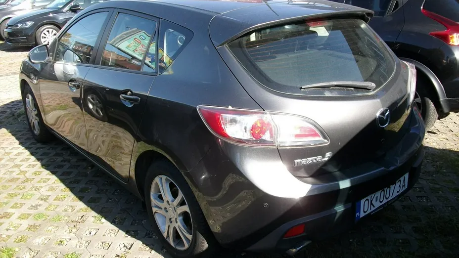 MAZDA 3 -