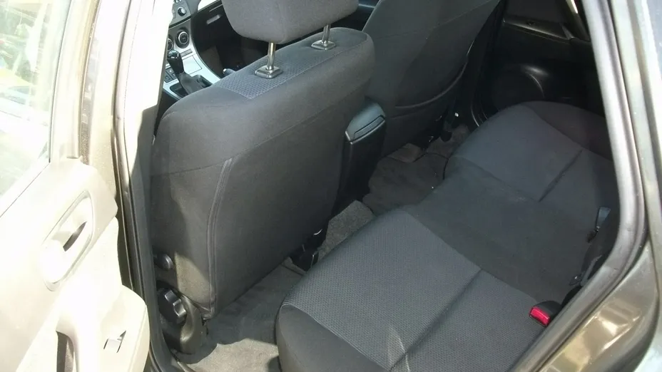 MAZDA 3 -