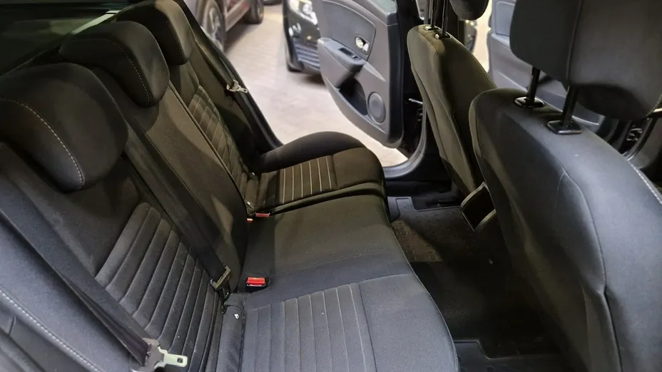 RENAULT Megane -
