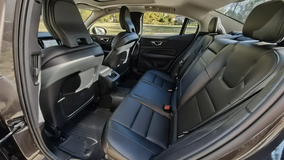 VOLVO S60 -
