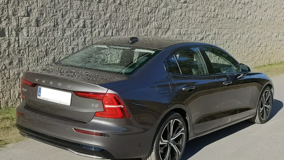 VOLVO S60 -