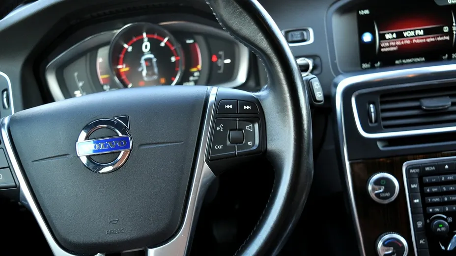 VOLVO V60 -