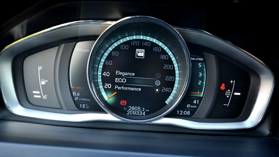 VOLVO V60 -