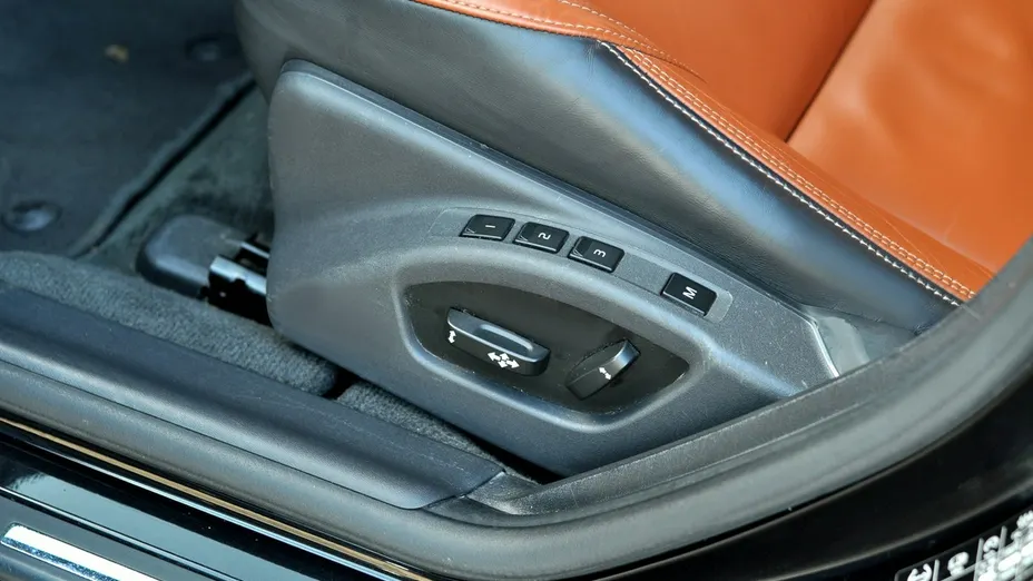VOLVO V60 -