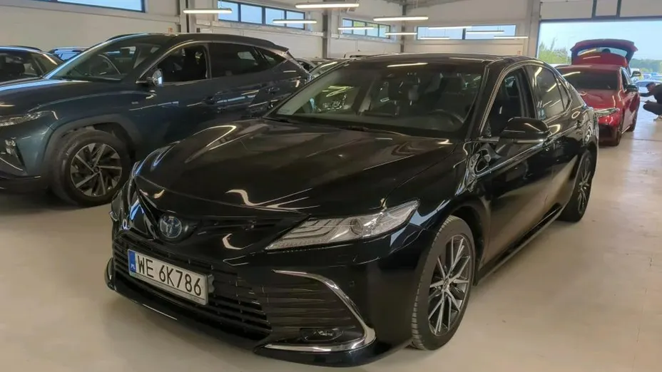 TOYOTA Camry -