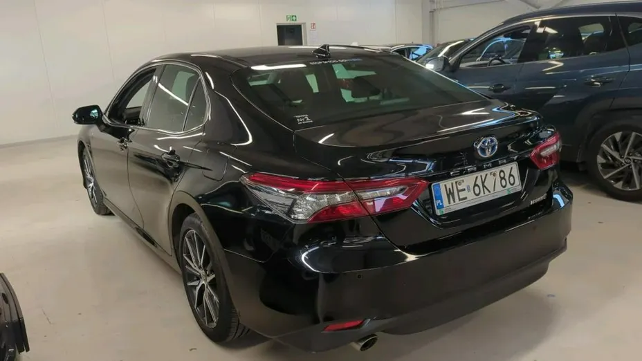 TOYOTA Camry -