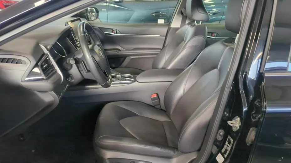 TOYOTA Camry -