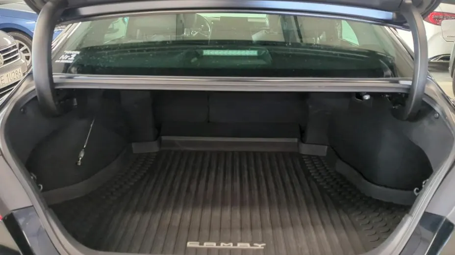 TOYOTA Camry -