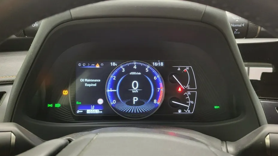 LEXUS UX -