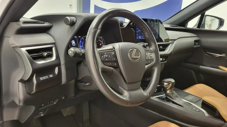 LEXUS UX -