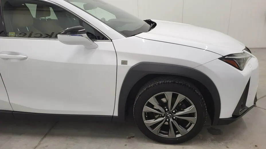 LEXUS UX -