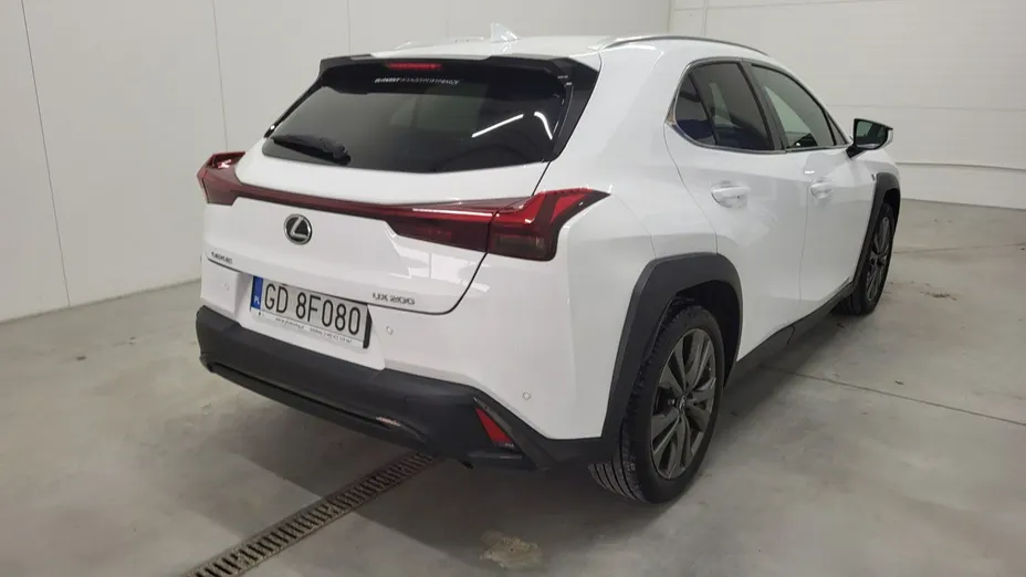 LEXUS UX -