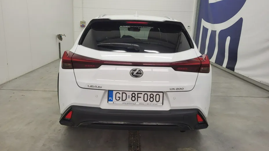 LEXUS UX -