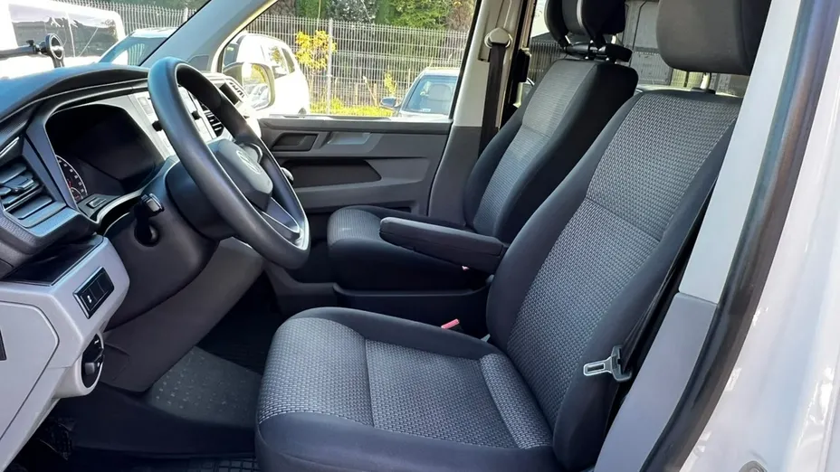 VOLKSWAGEN Transporter -