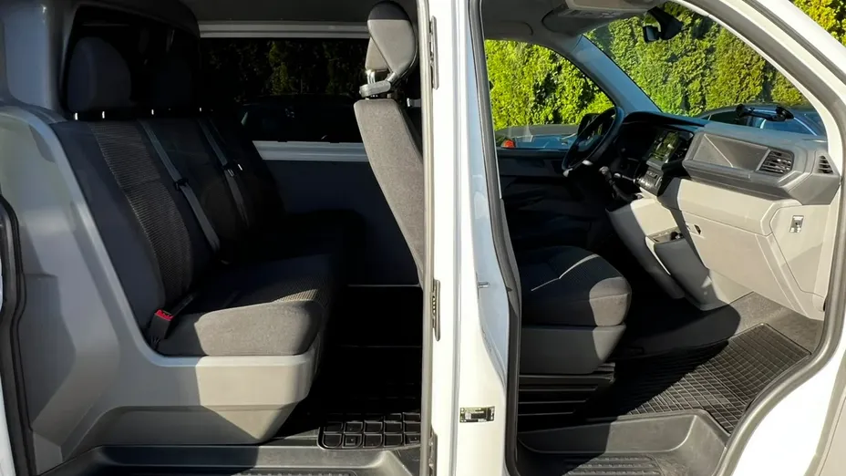 VOLKSWAGEN Transporter -