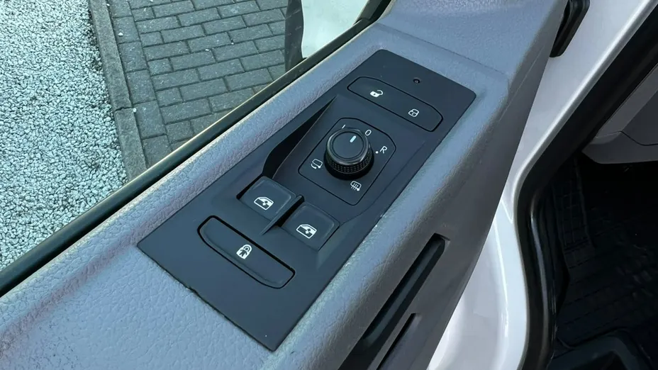 VOLKSWAGEN Transporter -
