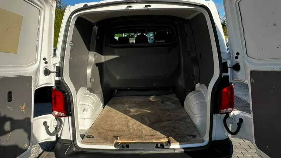 VOLKSWAGEN Transporter -