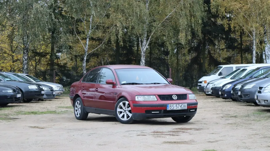 VOLKSWAGEN Passat -