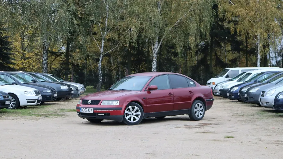 VOLKSWAGEN Passat -