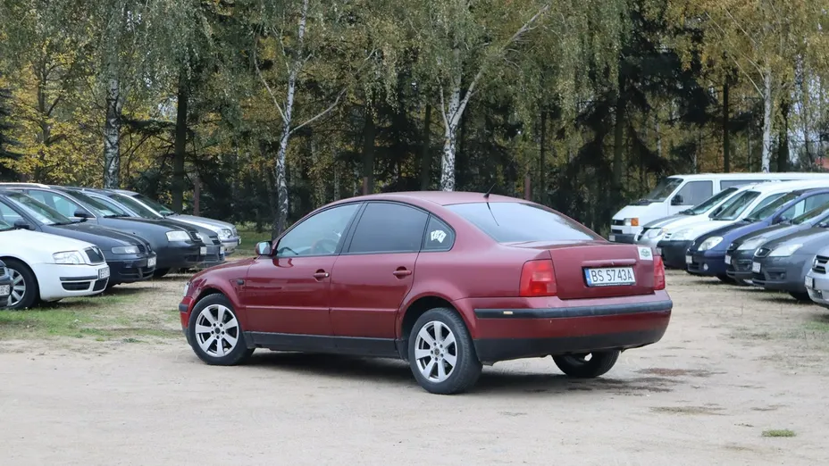 VOLKSWAGEN Passat -