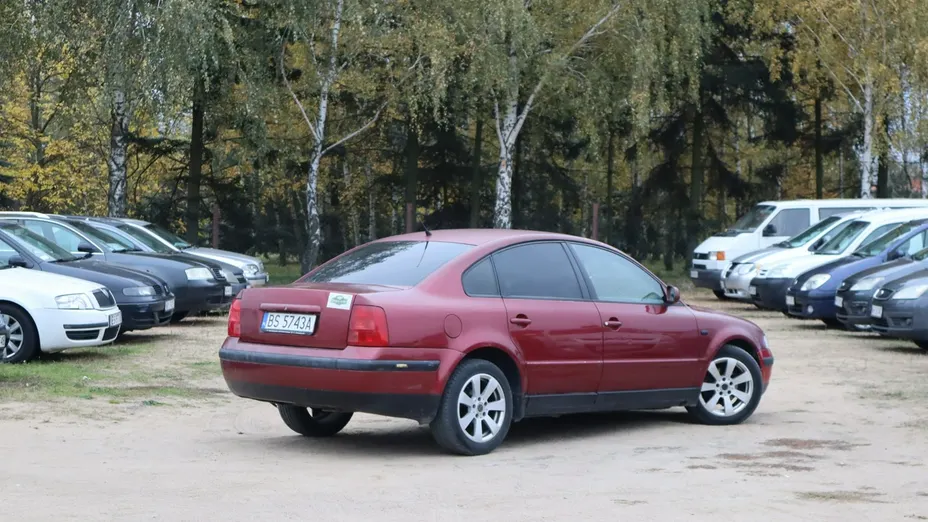 VOLKSWAGEN Passat -