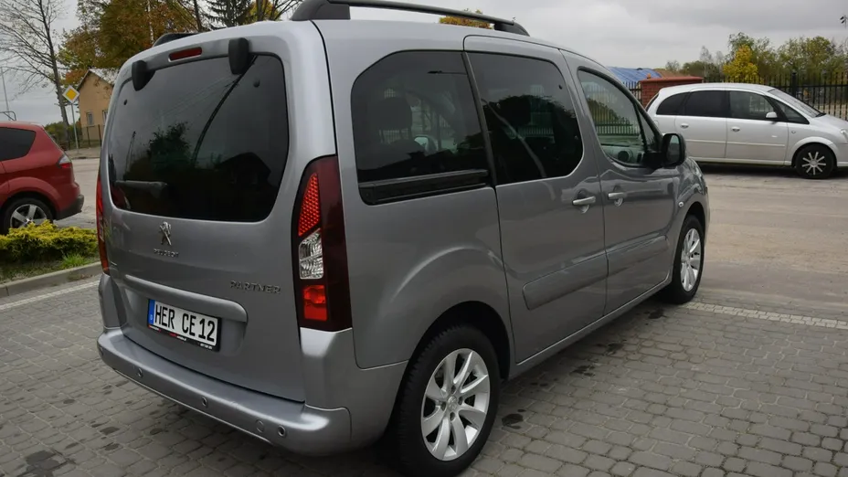 PEUGEOT Partner -