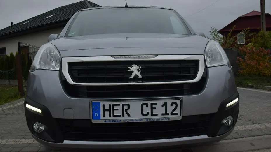 PEUGEOT Partner -