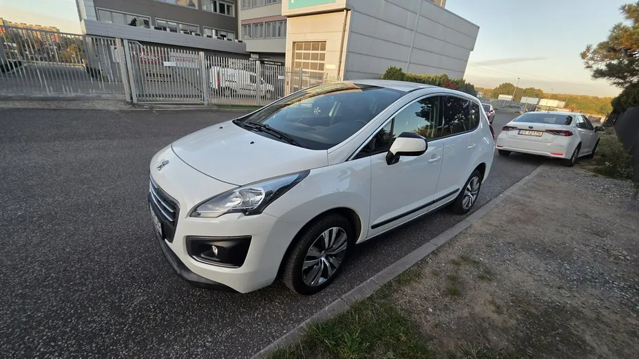 PEUGEOT 3008 -