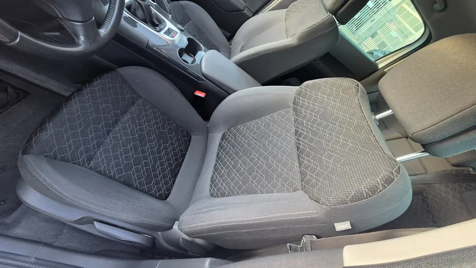 PEUGEOT 3008 -