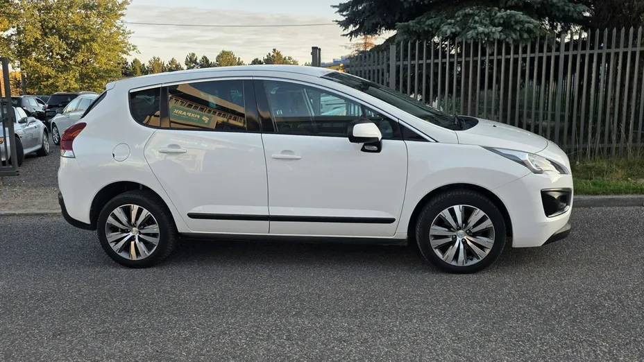 PEUGEOT 3008 -