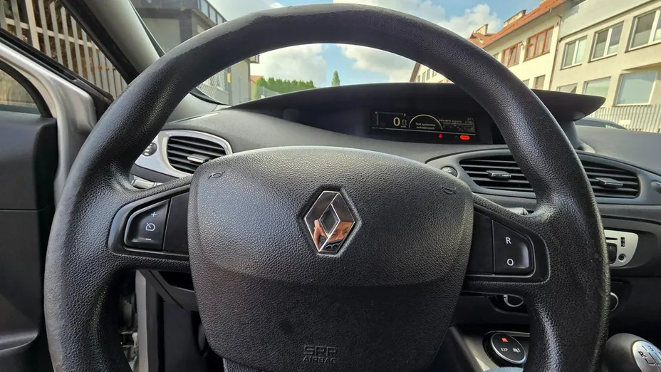 RENAULT Scenic -